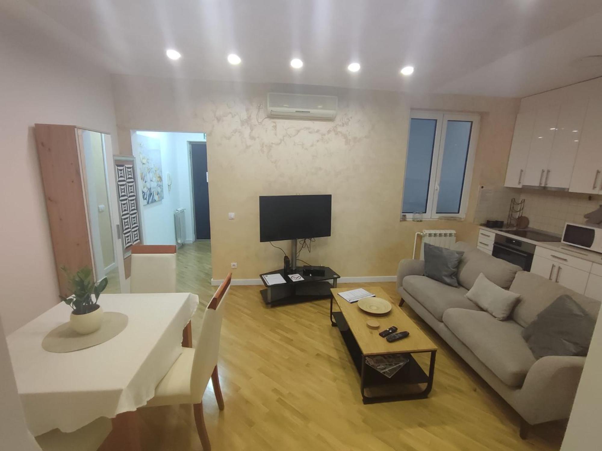 City Lights Lux Apartment เบลเกรด ภายนอก รูปภาพ