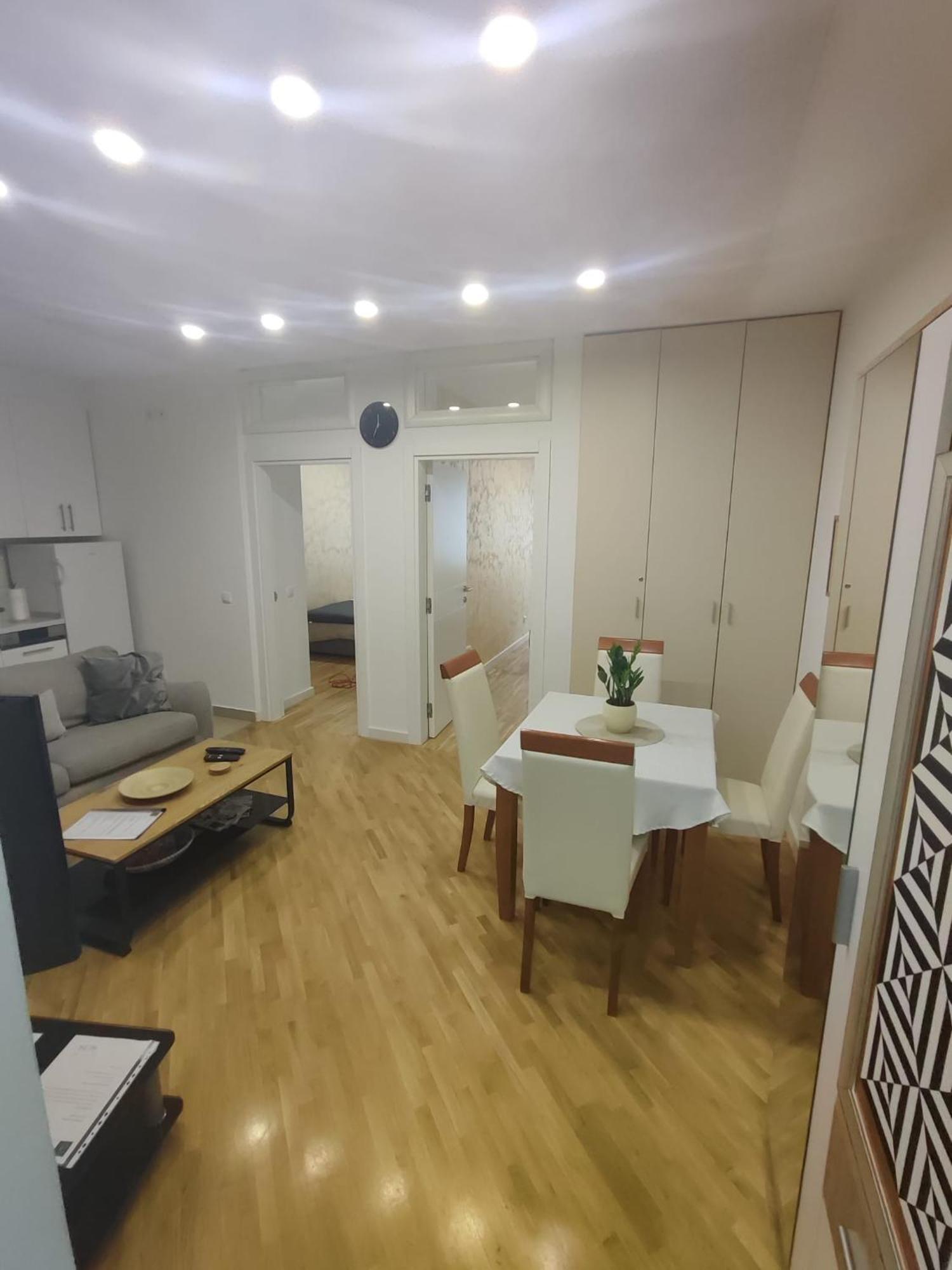 City Lights Lux Apartment เบลเกรด ภายนอก รูปภาพ