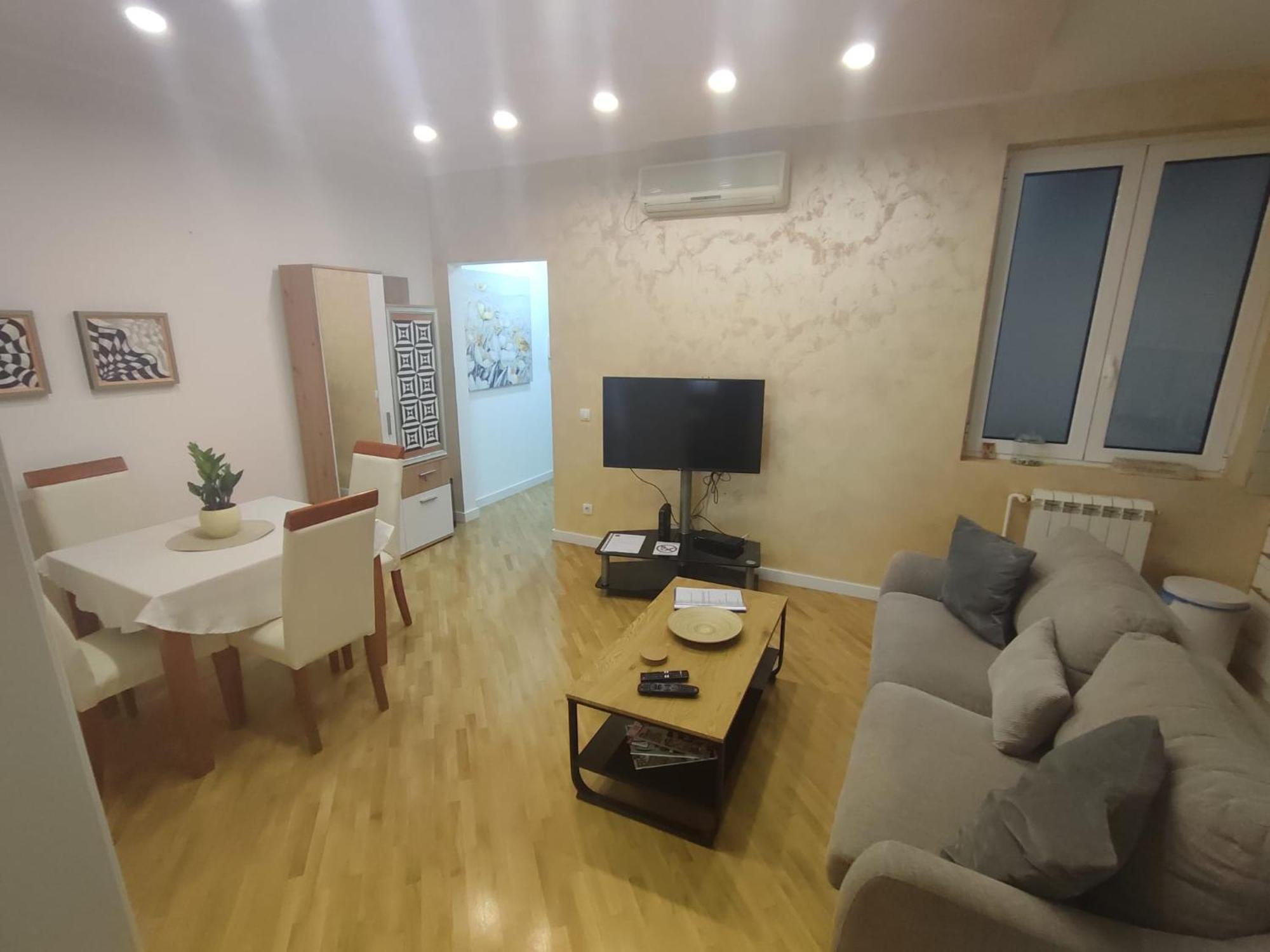 City Lights Lux Apartment เบลเกรด ภายนอก รูปภาพ